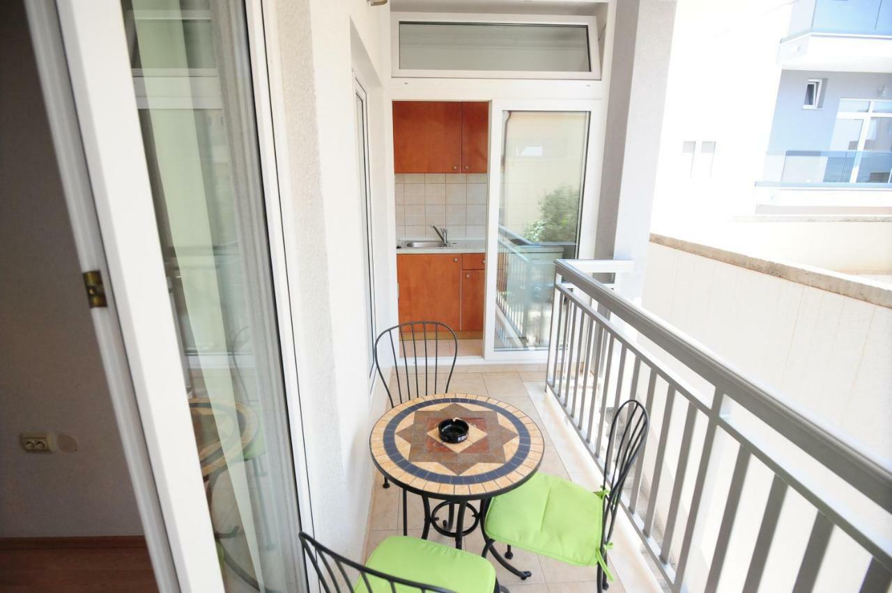 Apartments Knezevic ماكارسكا المظهر الخارجي الصورة