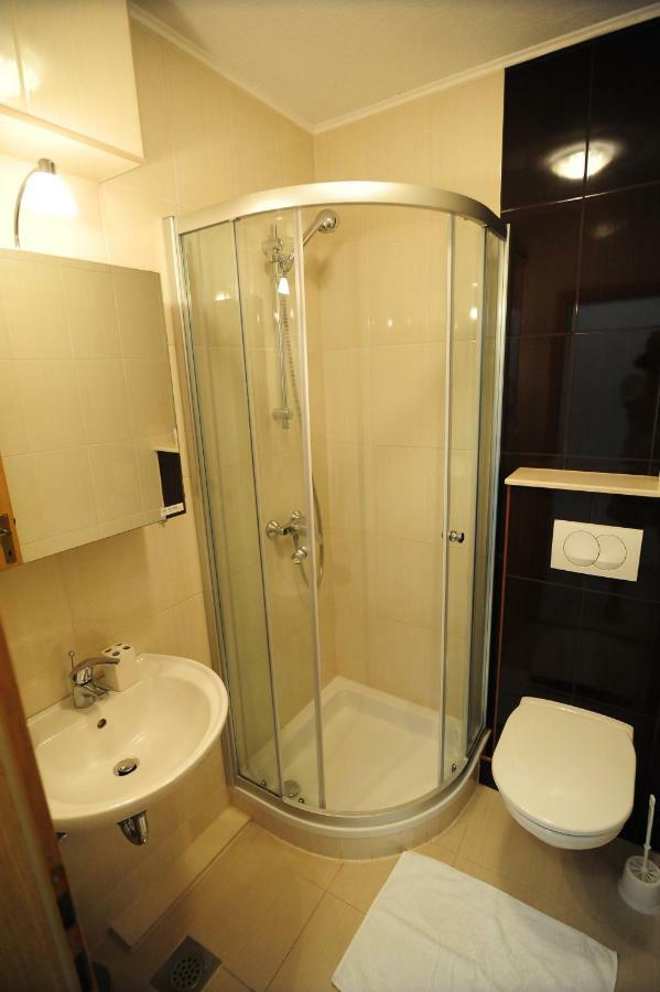 Apartments Knezevic ماكارسكا المظهر الخارجي الصورة